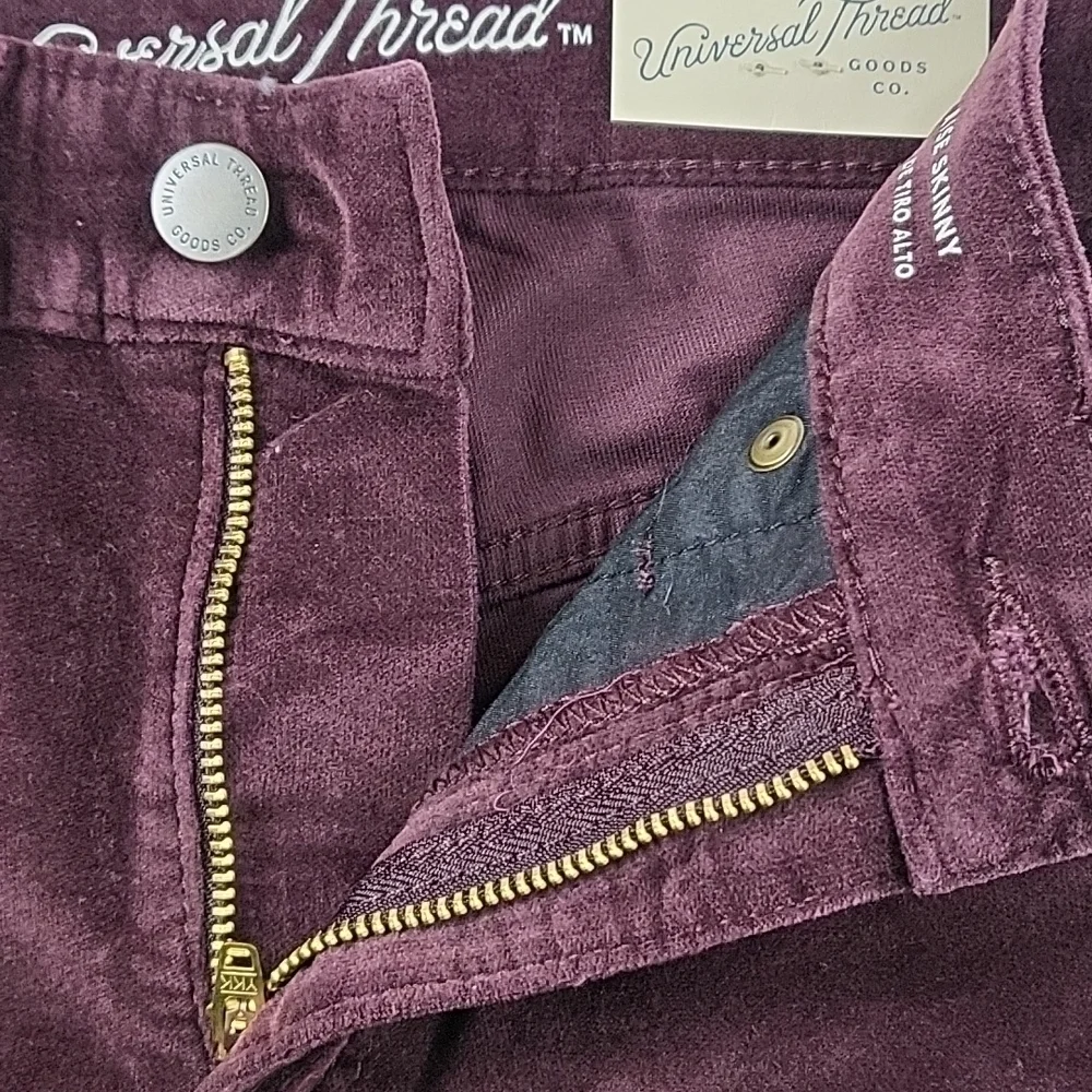 NWT Universal Thread Burgundy High Rise Velvet Velour Skinny Pant Jean